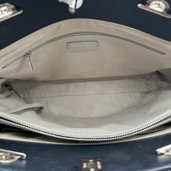 Chanel - Picture 8 of 13